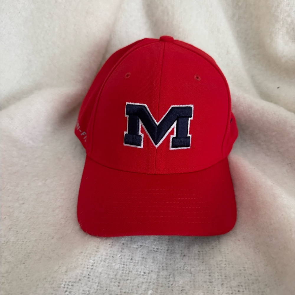 NIKE CLASSIC DRI-FIT OLE MISS BASEBALL HAT
